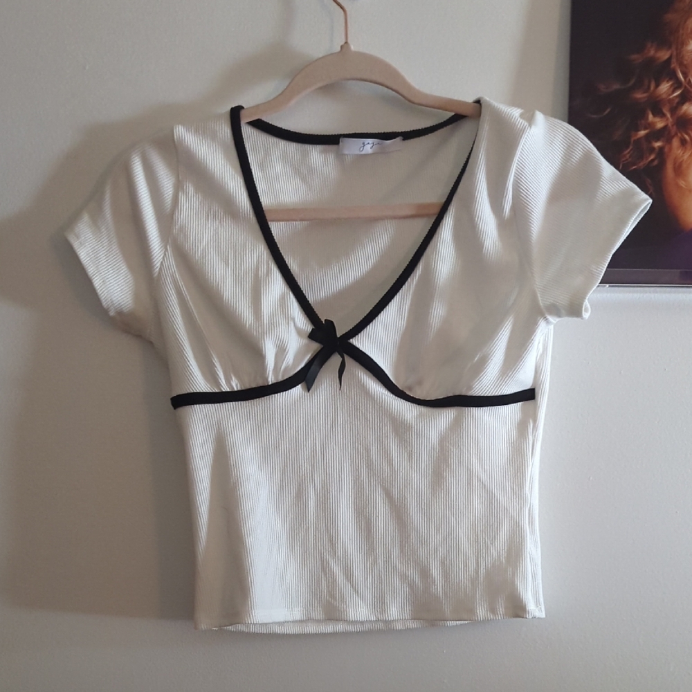 White And Black Women's Babydoll Tee Deep V neck Black Lace Trim With Bows SM